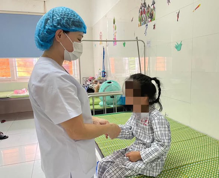 Bé gái nguy kịch vì nuốt phải đồng xu- Ảnh 1. Bé gái nguy kịch vì nuốt phải đồng xu- Ảnh 1.