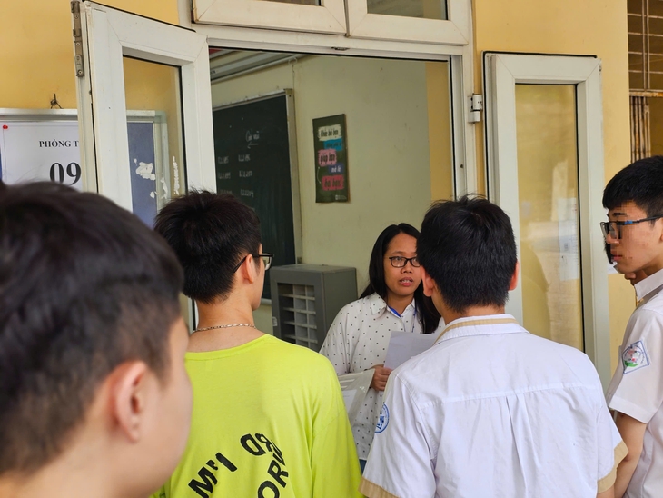 Trượt lớp 10 công lập: Lối đi nào cho thí sinh?- Ảnh 1. Trượt lớp 10 công lập: Lối đi nào cho thí sinh?- Ảnh 1.
