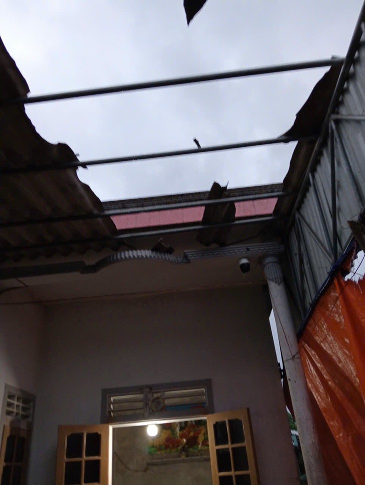 Trận lốc xoáy 1 phút càn quét hàng chục ngôi nhà ở Hà Tĩnh- Ảnh 3.