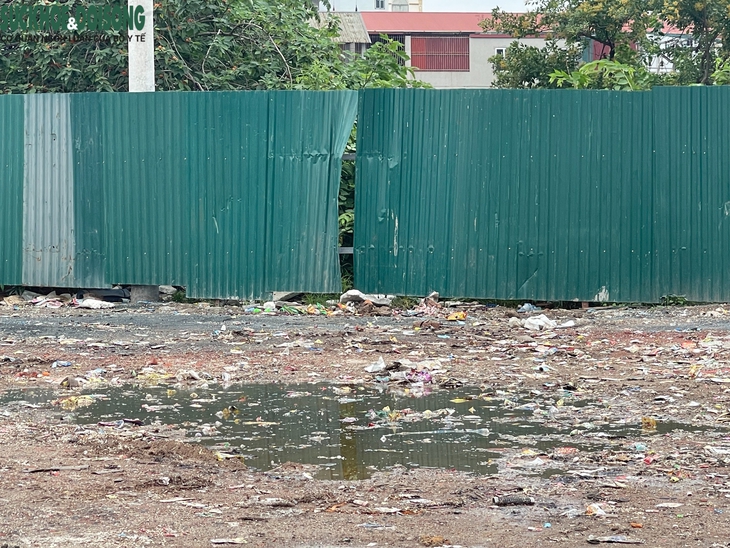 Diễn biến mới vụ rác thải chất thành 'núi' tại La Phù, Hà Nội- Ảnh 3.