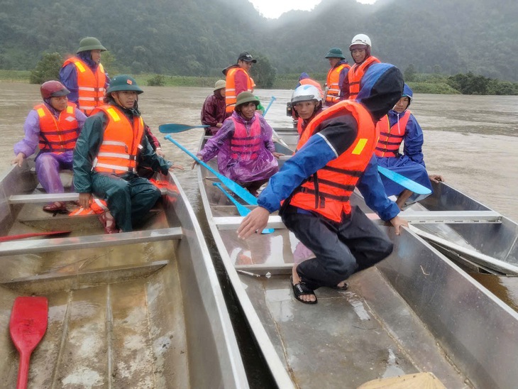 Đi bắt ếch, hai chị em ruột bị nước lũ cuốn trôi- Ảnh 1.