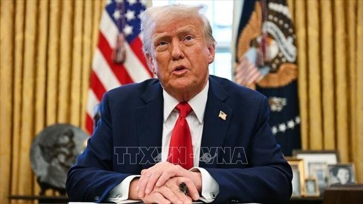 Israel tấn công Iran: Tổng thống Mỹ họp khẩn với Hội đồng An ninh Quốc gia- Ảnh 1.