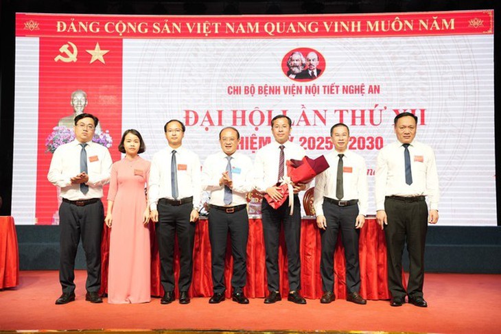 Bệnh viện Nội tiết Nghệ An: Khát vọng phát triển, vững bước trong kỷ nguyên mới- Ảnh 7.