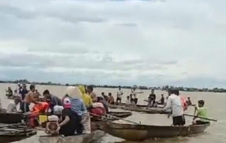 Hai người tử vong thương tâm do lật thuyền- Ảnh 1. Hai người tử vong thương tâm do lật thuyền- Ảnh 1.