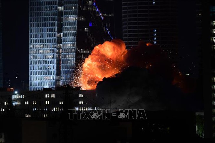 Israel và Iran tiếp tục các cuộc không kích lẫn nhau- Ảnh 1.