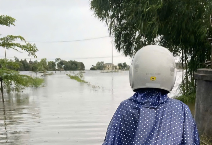 Ngành y tế đảm bảo khám, cấp cứu, chủ động phòng chống dịch bệnh mùa mưa lũ- Ảnh 1.