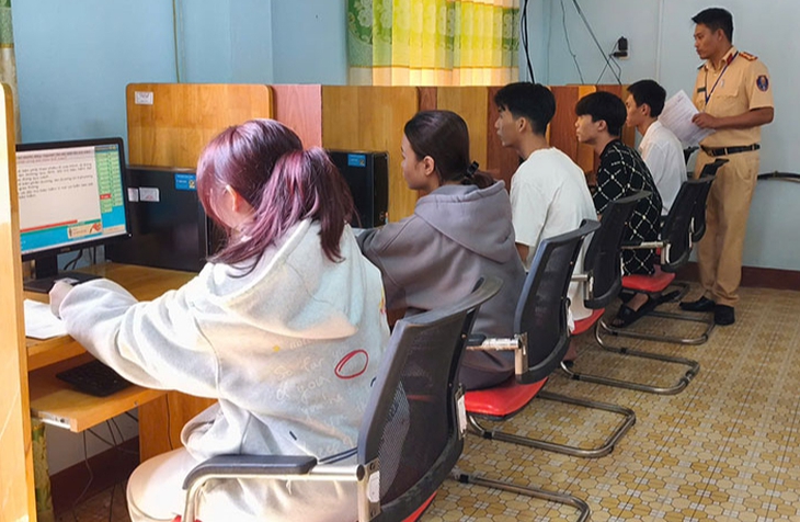 Công an tỉnh Bình Thuận tổ chức kỳ sát hạch lái xe đầu tiên- Ảnh 3.