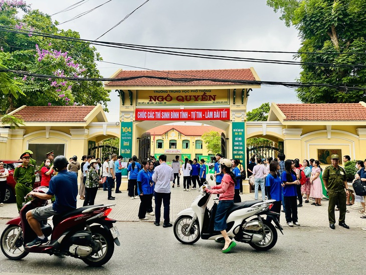 Hải Phòng công bố điểm chuẩn lớp 10: Mặt bằng điểm giảm nhẹ- Ảnh 1.