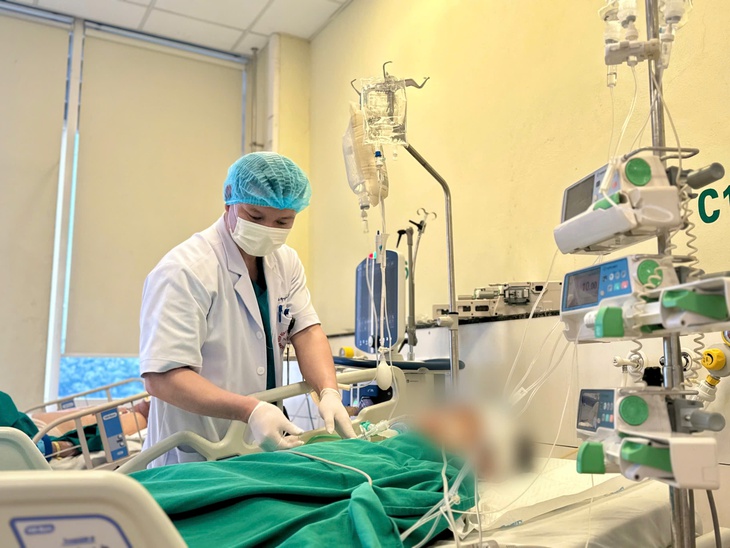Bệnh nhân 'không tên' và 180 phút giành giật sự sống từ tay tử thần- Ảnh 3. Bệnh nhân 'không tên' và 180 phút giành giật sự sống từ tay tử thần- Ảnh 3.