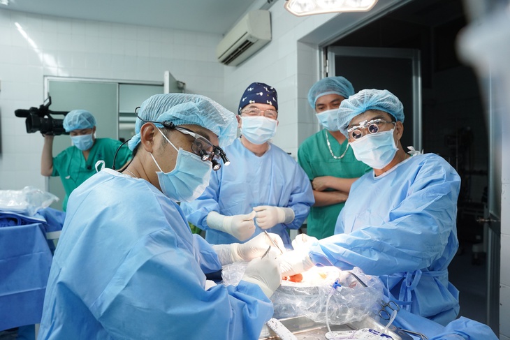 Người đàn ông 39 tuổi chết não hiến tạng cứu sống 7 người- Ảnh 2. Người đàn ông 39 tuổi chết não hiến tạng cứu sống 7 người- Ảnh 2.