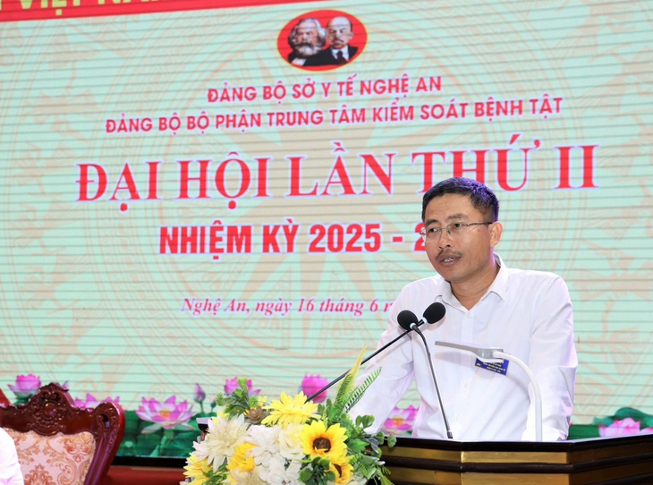 Đồng chí Nguyenx Văn Thương - UVBCH Đảng bộ, Phó Giám đốc Sở Y tế Nghệ An phát biểu tại Đại hội. Đồng chí Nguyenx Văn Thương - UVBCH Đảng bộ, Phó Giám đốc Sở Y tế Nghệ An phát biểu tại Đại hội.