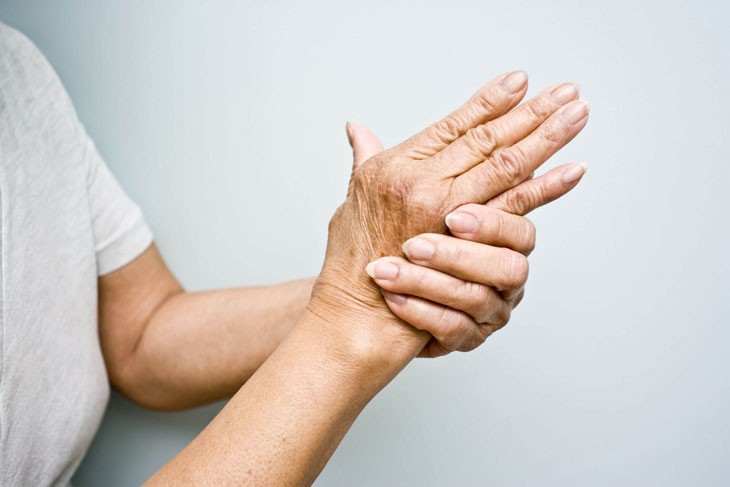Run tay là biểu hiện của bệnh gì?- Ảnh 1.