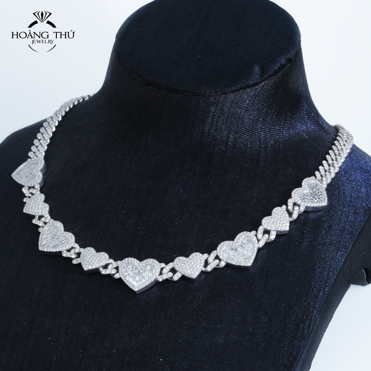 Hoàng Thứ Jewelry, 35 năm kế thừa di sản và hành trình đổi mới 'Trái tim'- Ảnh 1. Hoàng Thứ Jewelry, 35 năm kế thừa di sản và hành trình đổi mới 'Trái tim'- Ảnh 1.
