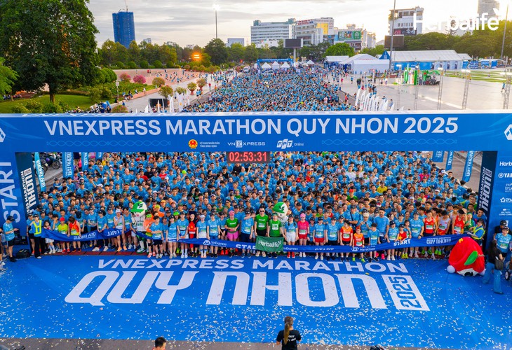 Herbalife Việt Nam đồng hành cùng giải chạy VnEpxress Marathon Quy Nhơn với hơn 12.000 người tham gia để khuyến khích lối sống năng động lành mạnh- Ảnh 2.