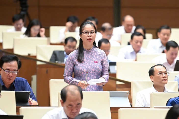 ĐBQH đề xuất tận dụng trụ sở dôi dư: Vừa sạc xe điện, vừa đọc sách chờ xe đầy pin- Ảnh 3.