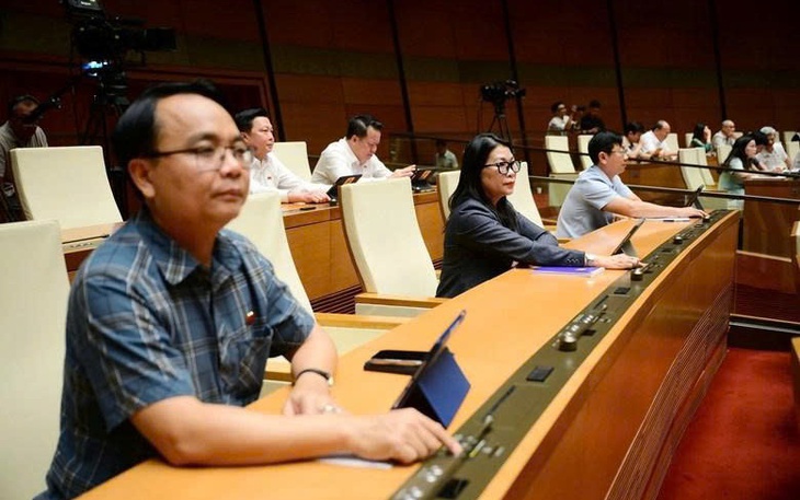 Từ 2026, xe điện, vật liệu xây dựng sẽ phải dán nhãn năng lượng