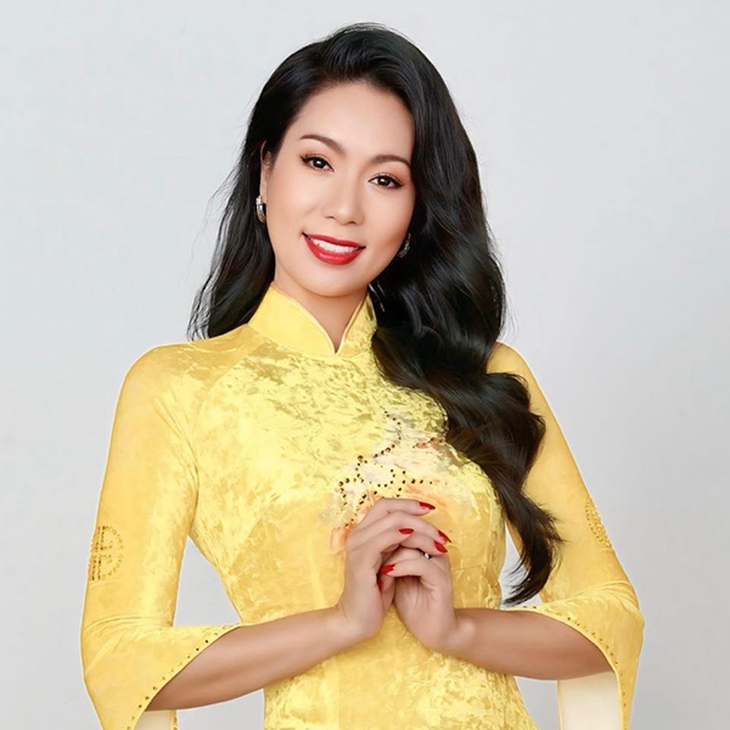 Á hậu Việt Nam vừa nhận bằng Thạc sĩ ở tuổi 54 có cuộc sống giàu sang ra sao?- Ảnh 3.