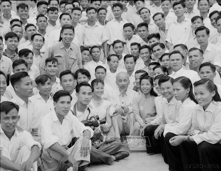 Chủ tịch Hồ Chí Minh - nhà báo lớn, người thầy vĩ đại của báo chí cách mạng Việt Nam- Ảnh 8. Chủ tịch Hồ Chí Minh - nhà báo lớn, người thầy vĩ đại của báo chí cách mạng Việt Nam- Ảnh 8.