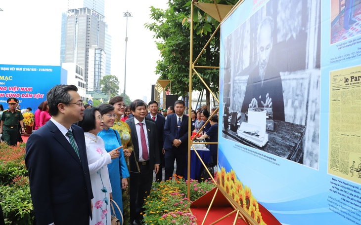 TPHCM khai mạc triển lãm "Báo chí cách mạng Việt Nam – Một thế kỷ đồng hành cùng dân tộc"