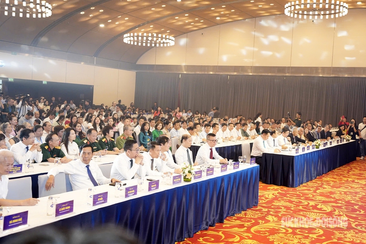 Báo chí tiếp tục sứ mệnh cao cả trong kỷ nguyên vươn mình của đất nước- Ảnh 1.