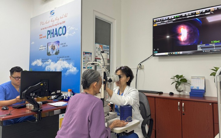 Cần làm gì để mắt sáng dài lâu sau phẫu thuật đục thủy tinh thể?
