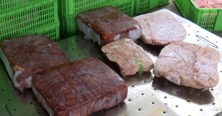 "Chặn đứng" hàng trăm túi gan gà, lòng lợn không rõ nguồn gốc chuẩn bị vào quán ăn