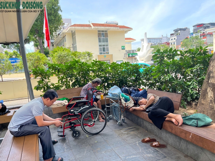 Bệnh viện chống nóng cho người nhà bệnh nhân- Ảnh 9. Bệnh viện chống nóng cho người nhà bệnh nhân- Ảnh 9.