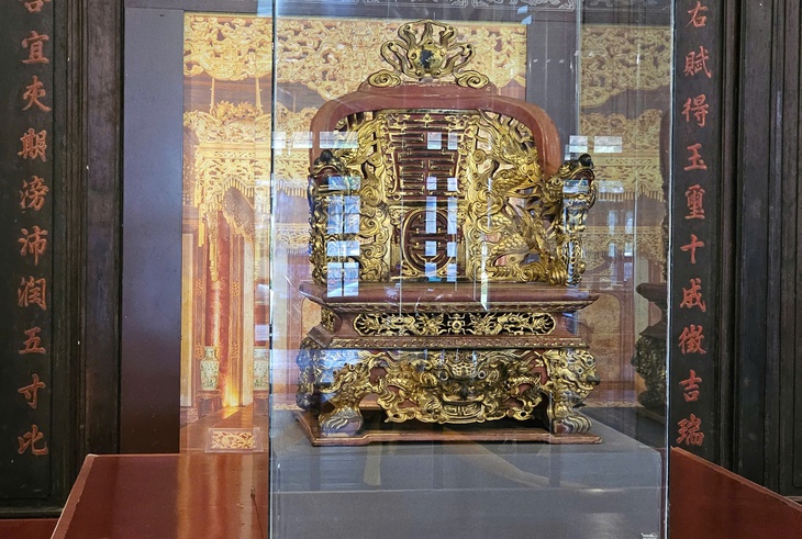 Huế siết chặt bảo vệ bảo vật quốc gia sau vụ ngai vua triều Nguyễn bị phá hoại- Ảnh 1. Huế siết chặt bảo vệ bảo vật quốc gia sau vụ ngai vua triều Nguyễn bị phá hoại- Ảnh 1.