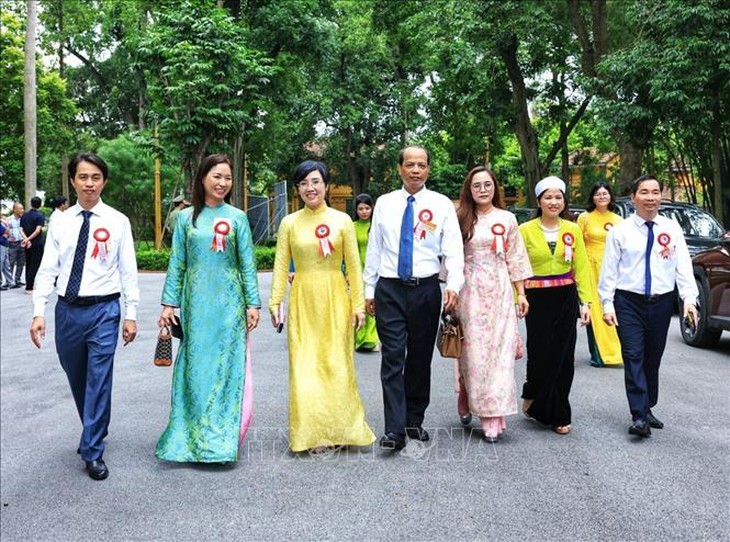 Đoàn đại biểu Người làm báo tiêu biểu dâng hương tưởng niệm Chủ tịch Hồ Chí Minh- Ảnh 7. Đoàn đại biểu Người làm báo tiêu biểu dâng hương tưởng niệm Chủ tịch Hồ Chí Minh- Ảnh 7.