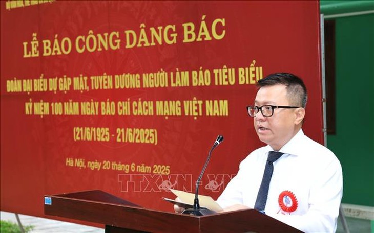 Đoàn đại biểu Người làm báo tiêu biểu dâng hương tưởng niệm Chủ tịch Hồ Chí Minh- Ảnh 1. Đoàn đại biểu Người làm báo tiêu biểu dâng hương tưởng niệm Chủ tịch Hồ Chí Minh- Ảnh 1.