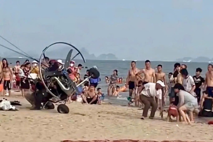 Gây nguy hiểm cho du khách, một doanh nghiệp dù lượn bị xử phạt 21 triệu đồng- Ảnh 1.
