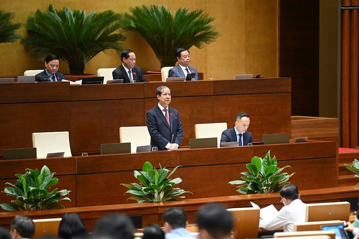 Nghị trường Quốc hội lại 'nóng' chuyện dạy thêm, học thêm- Ảnh 2. Nghị trường Quốc hội lại 'nóng' chuyện dạy thêm, học thêm- Ảnh 2.