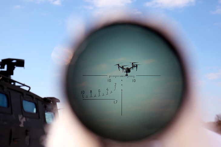 Chiến thuật mới của lính bắn tỉa Nga để diệt UAV- Ảnh 1.