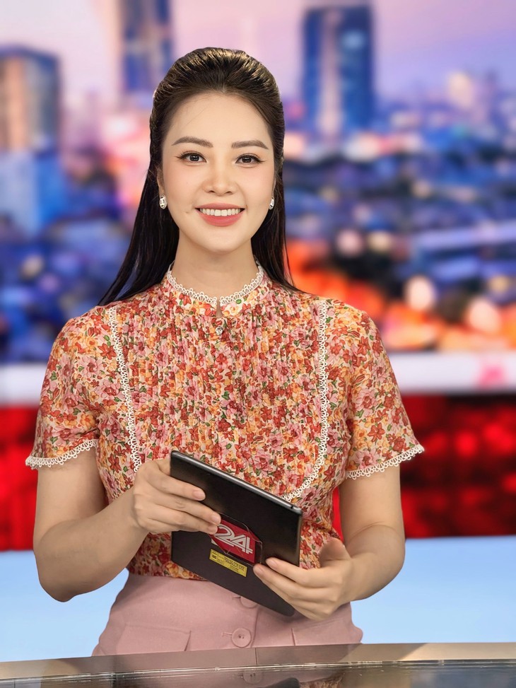 BTV Chuyển động 24h là Á hậu Hoa hậu Việt Nam, theo nghề báo vì đam mê- Ảnh 2.