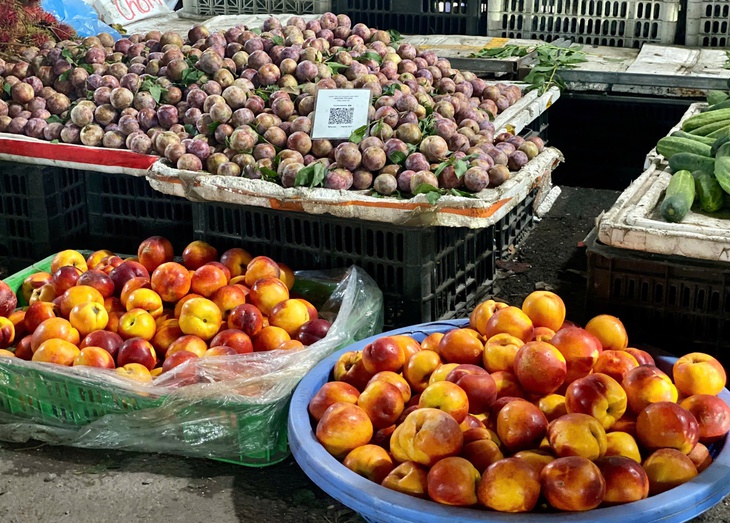 Thực hư về nguồn gốc của loại đào trơn đang bán tràn lan thị trường- Ảnh 3.