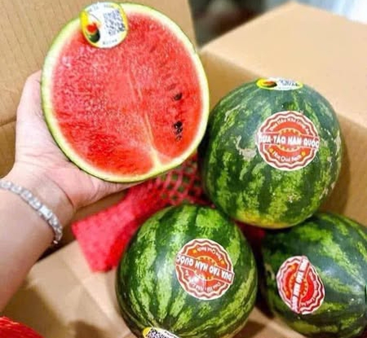 Vì sao nhiều người đua nhau săn lùng dưa hấu táo mini?- Ảnh 2.