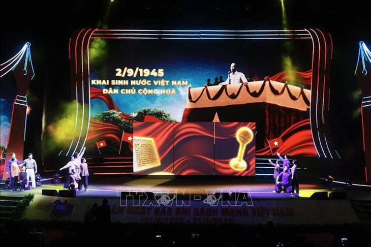 Tổng Bí thư Tô Lâm dự Lễ kỷ niệm 100 năm Ngày Báo chí cách mạng Việt Nam- Ảnh 12. Tổng Bí thư Tô Lâm dự Lễ kỷ niệm 100 năm Ngày Báo chí cách mạng Việt Nam- Ảnh 12.