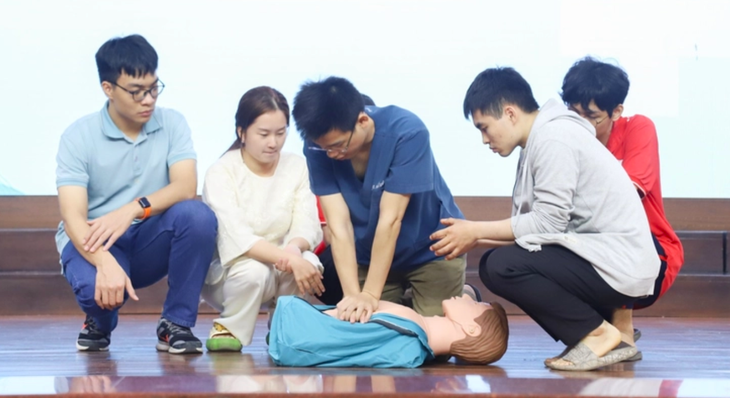 Danh sách các trường đại học tuyển ngành Y khoa có xét tuyển tổ hợp tiếng Anh- Ảnh 1.