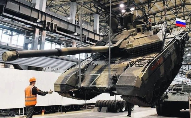 Nga tăng gấp ba sản lượng xe tăng T-90M có bù nổi thiệt hại ở Ukraine?- Ảnh 1. Nga tăng gấp ba sản lượng xe tăng T-90M có bù nổi thiệt hại ở Ukraine?- Ảnh 1.