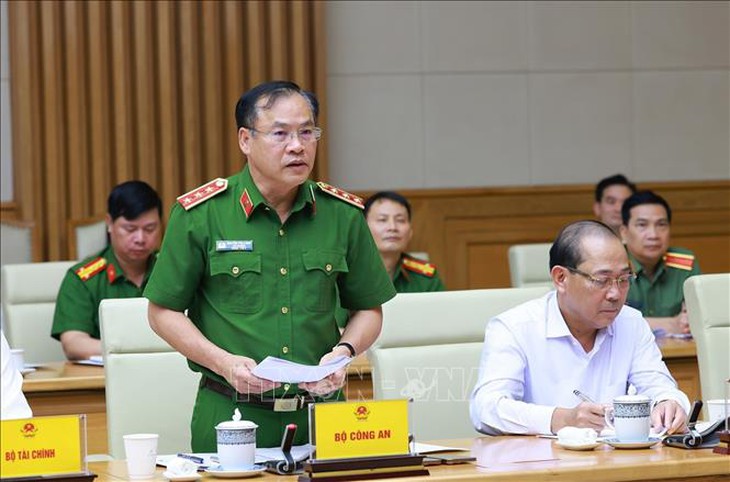 Thủ tướng: Mỗi ngày đều là cao điểm chống buôn lậu, gian lận thương mại, hàng giả- Ảnh 2. Thủ tướng: Mỗi ngày đều là cao điểm chống buôn lậu, gian lận thương mại, hàng giả- Ảnh 2.