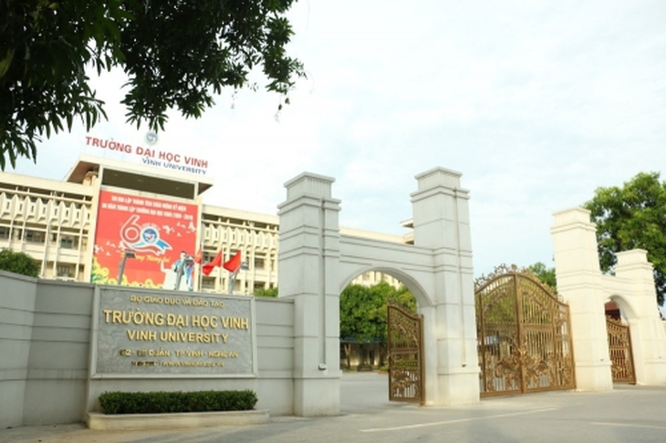 Kỷ luật cảnh cáo hai cán bộ Trường ĐH Vinh bị sinh viên tố có hành vi không chuẩn mực- Ảnh 1.