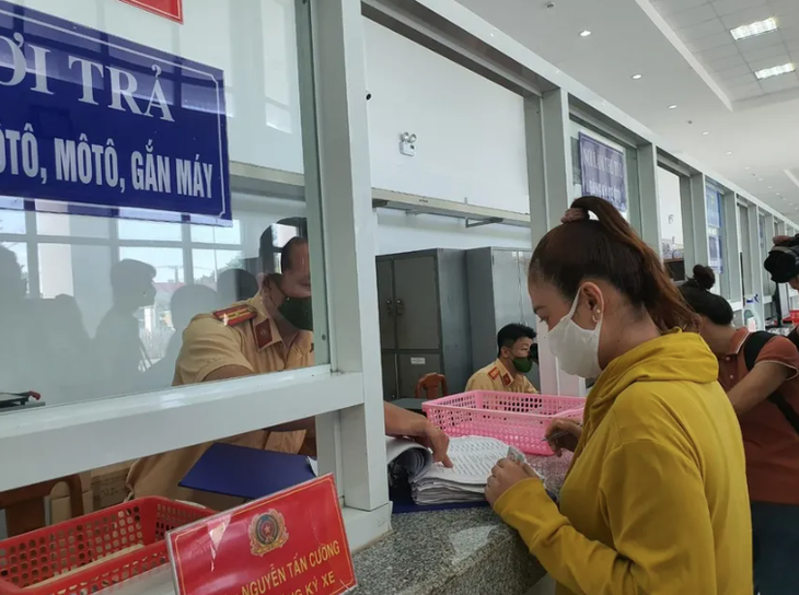 6 trường hợp bắt buộc phải đổi đăng ký xe, biển số xe năm 2025, các lái xe cần lưu ý- Ảnh 1.