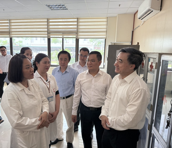 Ngành y tế đồng hành cùng thí sinh vượt 'vũ môn' kỳ thi tốt nghiệp THPT 2025- Ảnh 1. Ngành y tế đồng hành cùng thí sinh vượt 'vũ môn' kỳ thi tốt nghiệp THPT 2025- Ảnh 1.