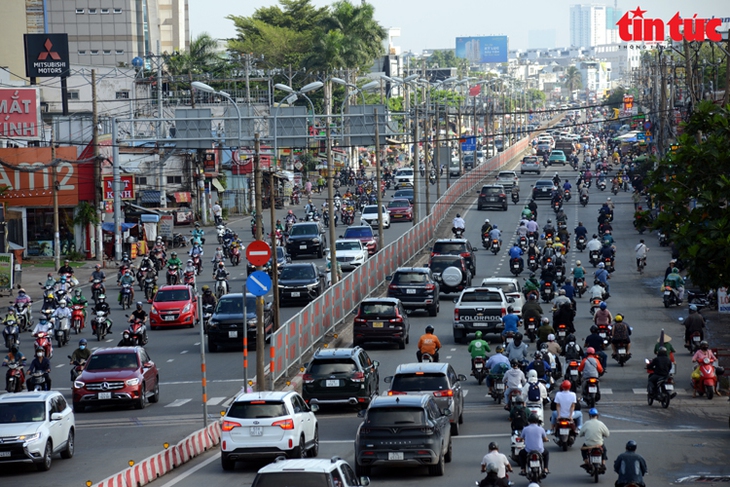 TP Hồ Chí Minh tổ chức đưa rước cán bộ từ Bình Dương, Bà Rịa - Vũng Tàu sau sáp nhập- Ảnh 1.