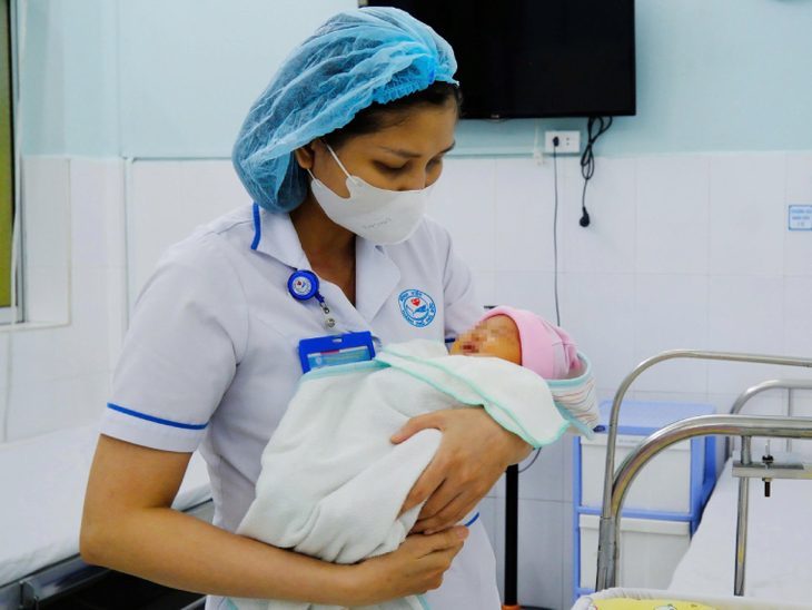Sản phụ mang thai lần 5 nguy kịch vì suy tim: Người bệnh tim có nên sinh con?- Ảnh 1.