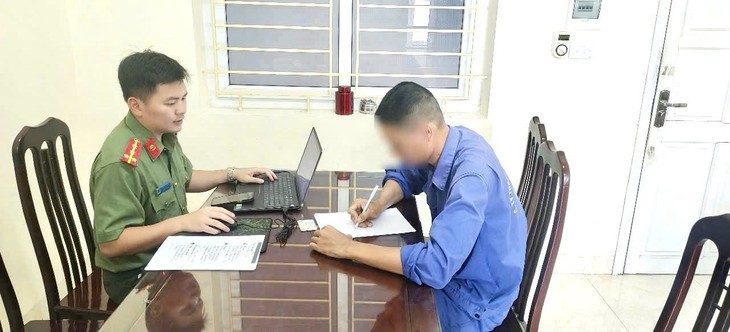 Bình luận xúc phạm lực lượng công an trên Fanpage, một người bị phạt 5 triệu đồng - Ảnh 1. Bình luận xúc phạm lực lượng công an trên Fanpage, một người bị phạt 5 triệu đồng - Ảnh 1.