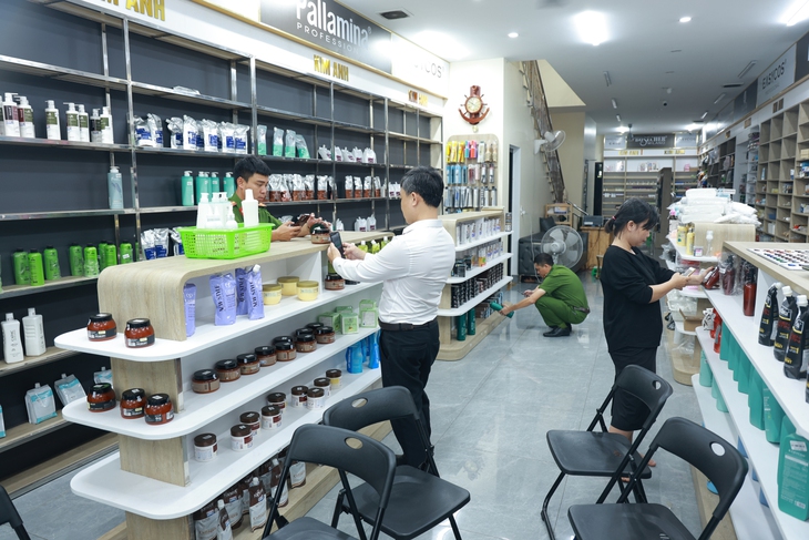 Quảng Trị phát hiện 2,5 tấn mỹ phẩm không rõ nguồn gốc- Ảnh 1. Quảng Trị phát hiện 2,5 tấn mỹ phẩm không rõ nguồn gốc- Ảnh 1.