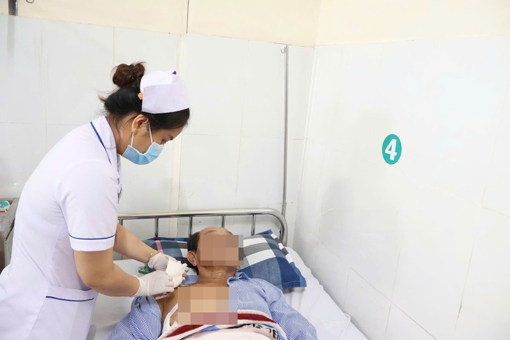 Suýt bị cắt cụt chân do tắc động mạch chủ chậu nặng- Ảnh 2.