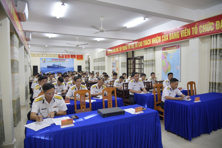 Vùng 4 Hải quân phát động phong trào 'Bình dân học vụ số'- Ảnh 2.
