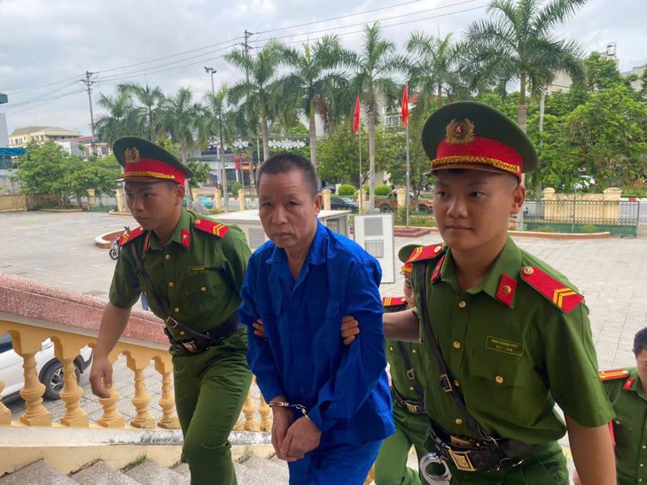 Giết người vì tranh chấp đất vườn, người đàn ông lĩnh án 20 năm tù - Ảnh 1.